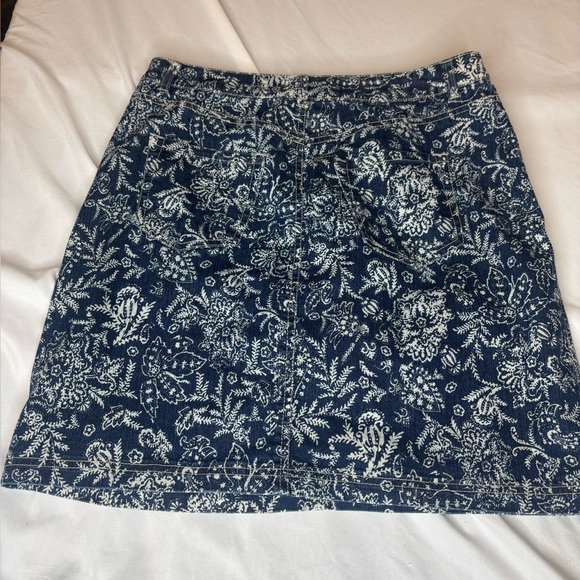 Christopher & Banks Blue Floral Mini Skirt size 6 - Picture 3 of 3